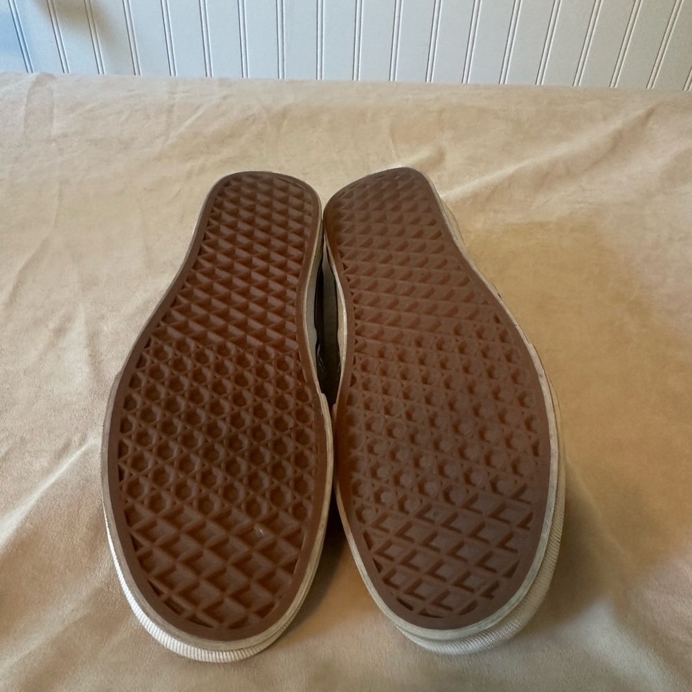 Vans - Picture 6 of 7